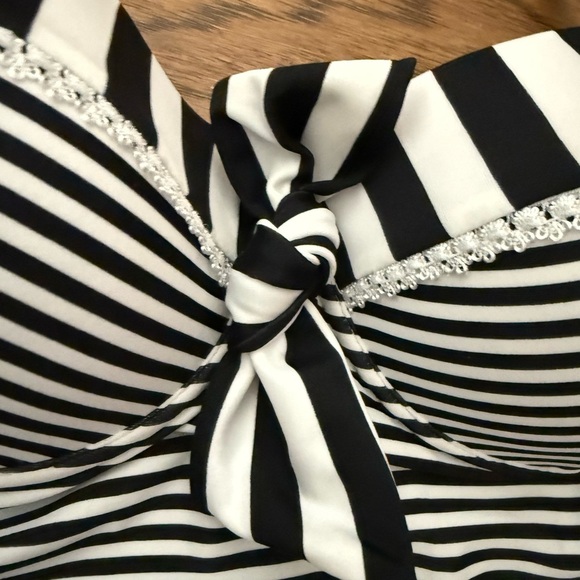 NWT - Belsira Neck-holder Candy Striped Vintage Style Swimsuit (BLACK/WHITE) - Picture 6 of 13